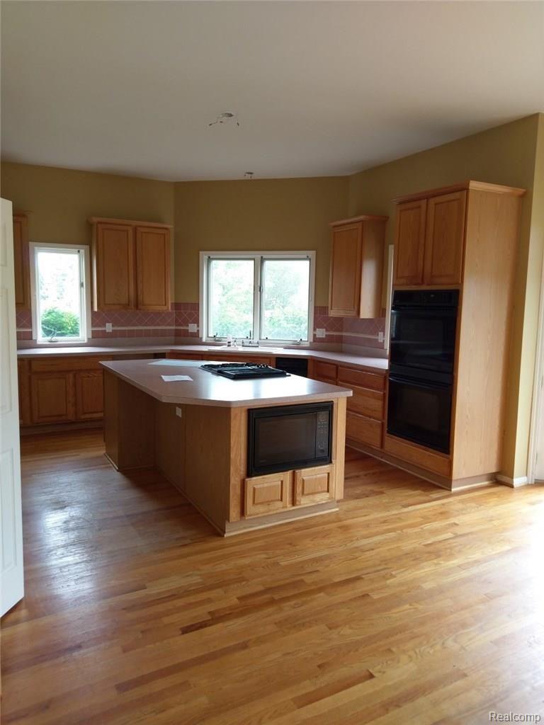 47442 Madison Road Canton, MI 48188 - Photo 13 of 50 Madison (141) (Large).jpg