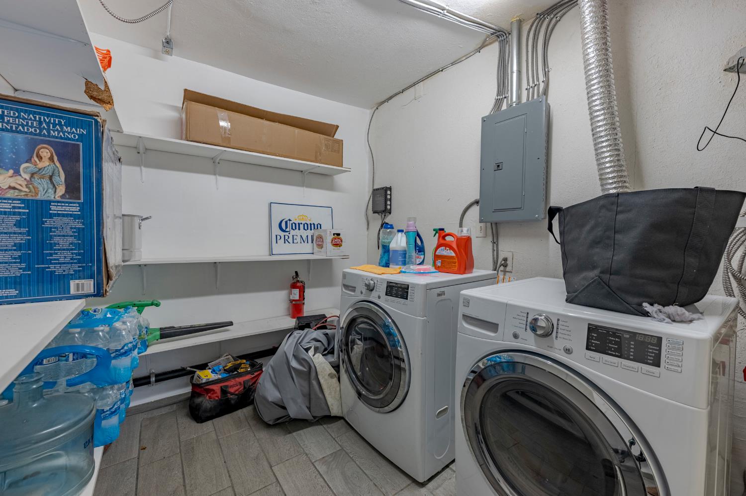 1595 East 26th Street Merced, CA 95340 - Photo 26 of 34 a utility room with dryer and washer