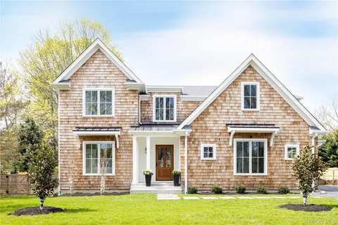 $2,300,000 | 26745 Main Road, Cutchogue, NY 11935