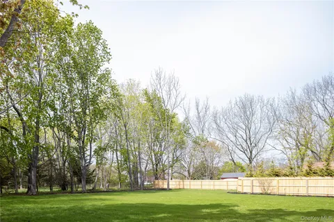 $2,300,000 | 26745 Main Road, Cutchogue, NY 11935