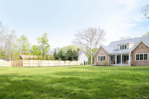 $2,300,000 | 26745 Main Road, Cutchogue, NY 11935