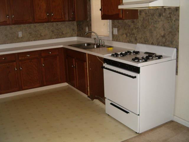 528 Robinson Road Jackson, MI 49203 - Photo 7 of 11 Photo 7