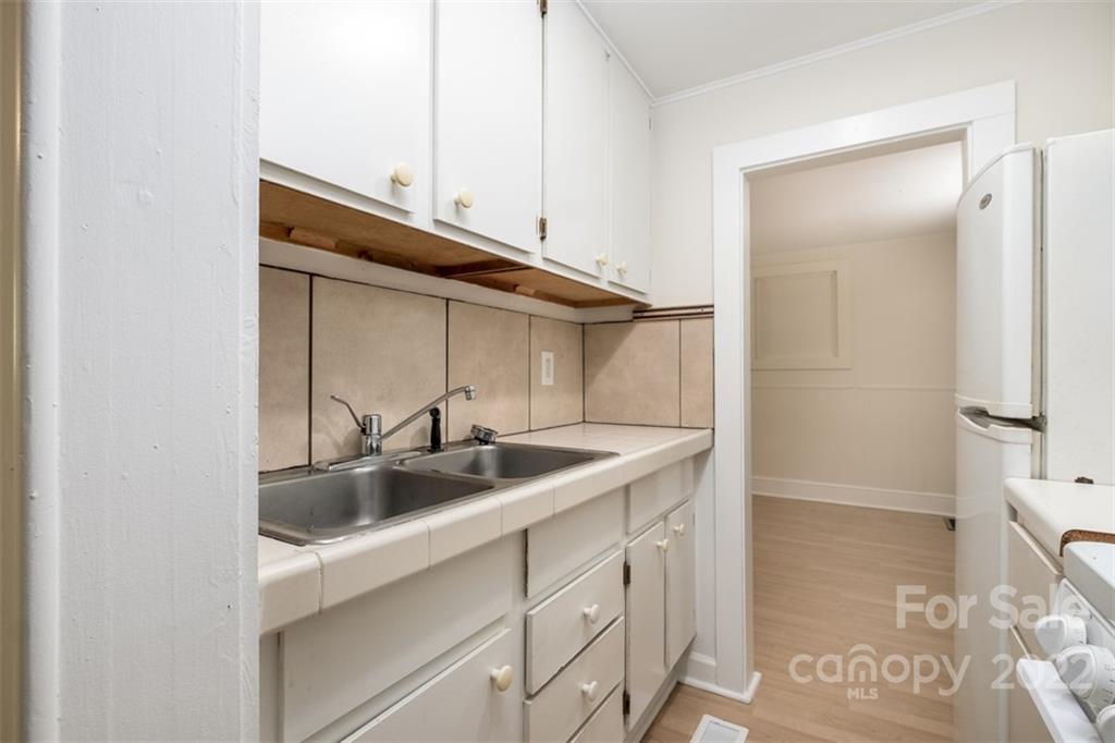 21 Knauth Road Asheville, NC 28805 - Photo 22 of 28 Gallery Image 22