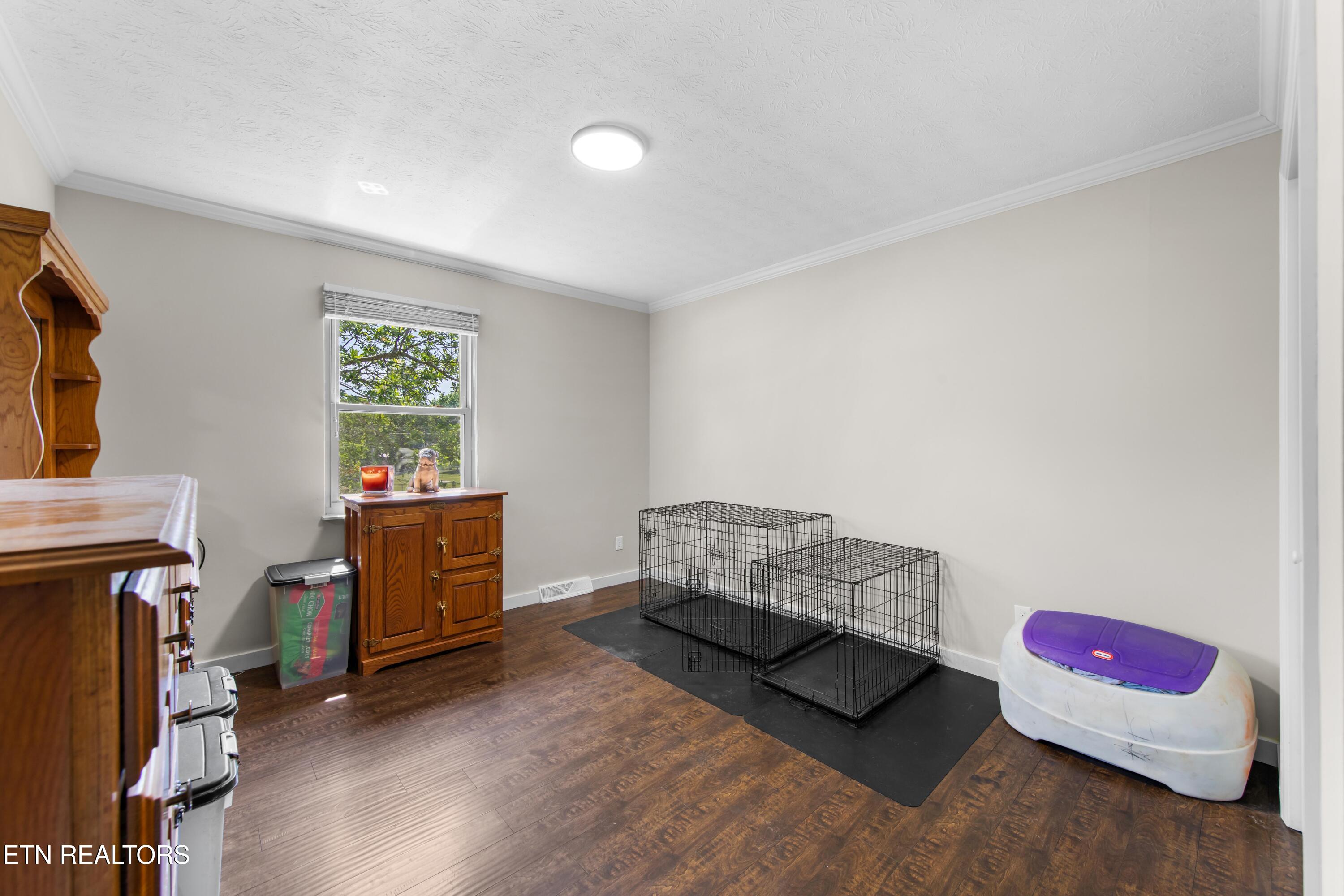 112 Shannon Road Jacksboro, TN 37757 - Photo 17 of 32 030A7955