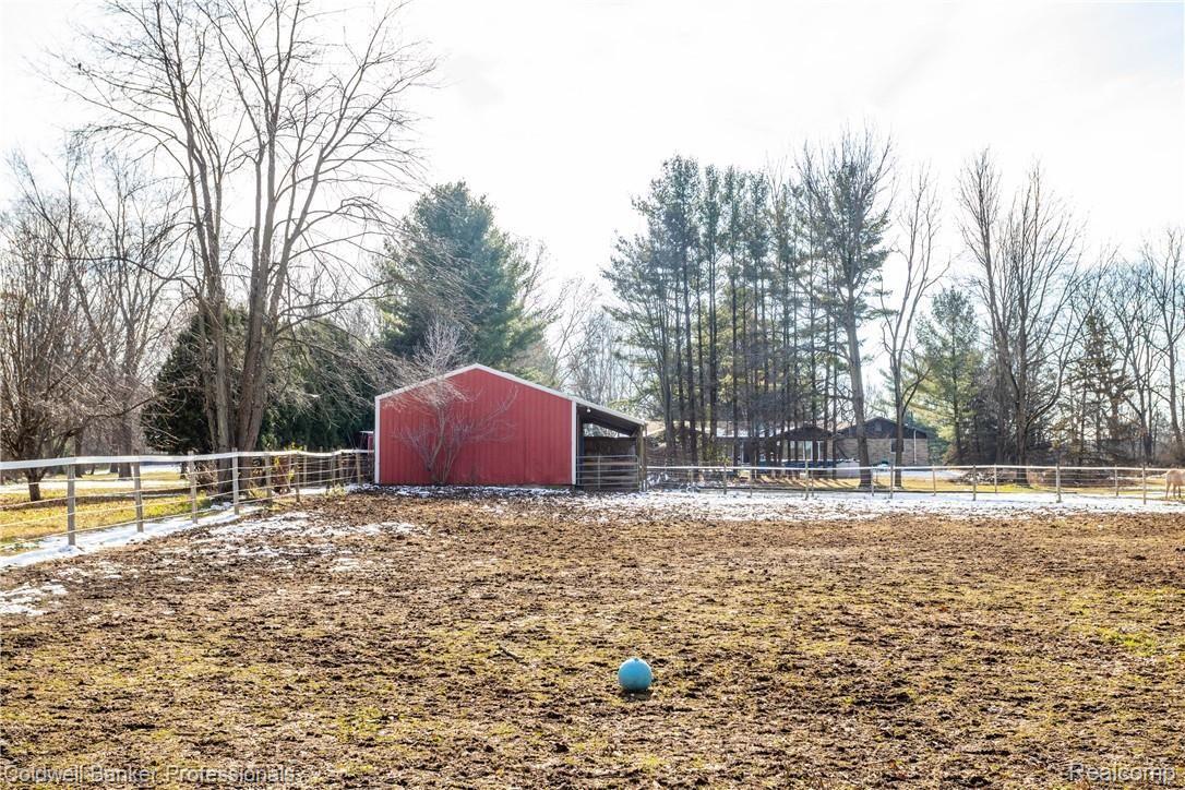 4777 Six Mile Road South Lyon, MI 48178 - Photo 62 of 71 Paddock area