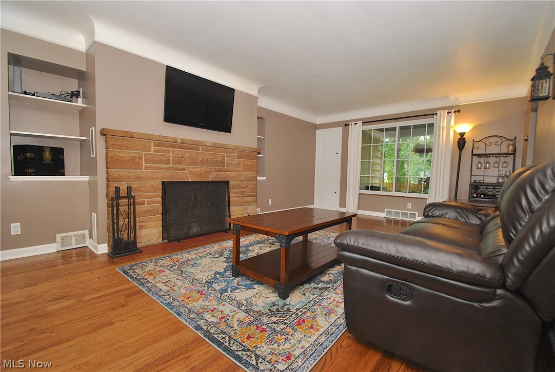 7536 Johnnycake Ridge Road Mentor, OH 44060 - Photo 5 of 26 Gallery Image 5