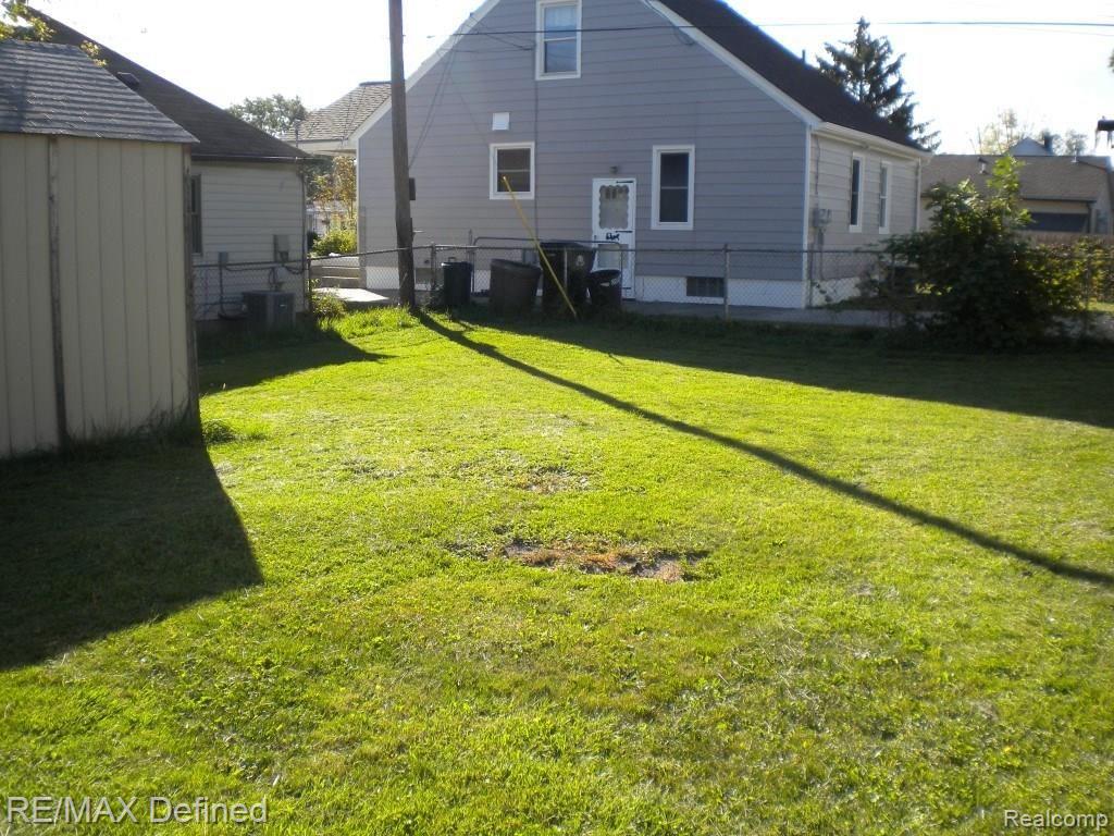 15668 Frazho Road Roseville, MI 48066 - Photo 14 of 16