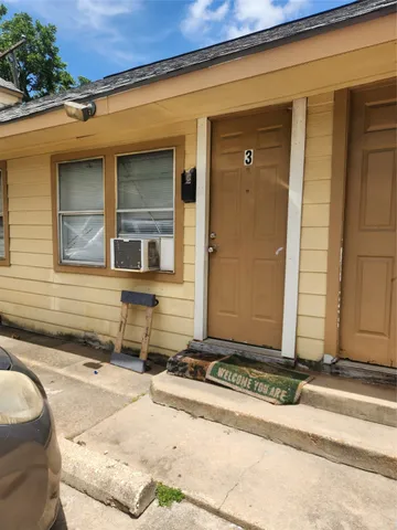 $725 | 1016 Miles Street, Unit 3, Rosenberg, TX 77471