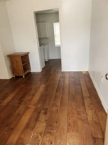 $725 | 1016 Miles Street, Unit 3, Rosenberg, TX 77471