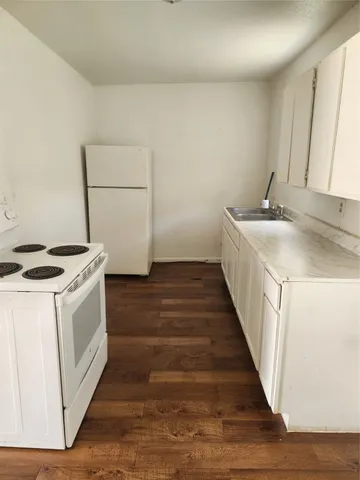 $725 | 1016 Miles Street, Unit 3, Rosenberg, TX 77471