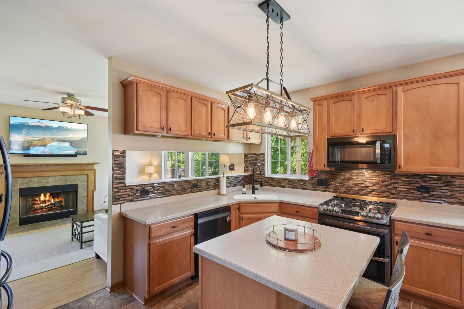2590 Hennig Road Hampshire, IL 60140 - Photo 3 of 32 Gallery Image 3