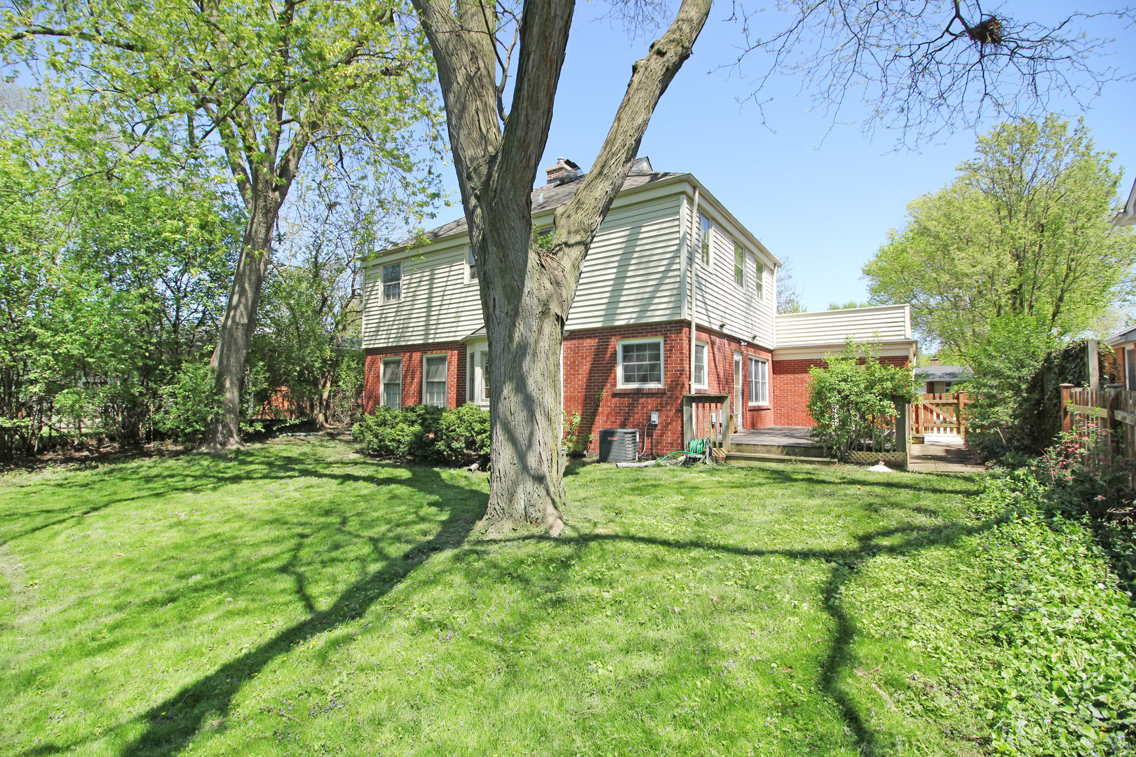 5314 Franklin Avenue Western Springs, IL 60558 - Photo 4 of 5 a front view of a house with a yard