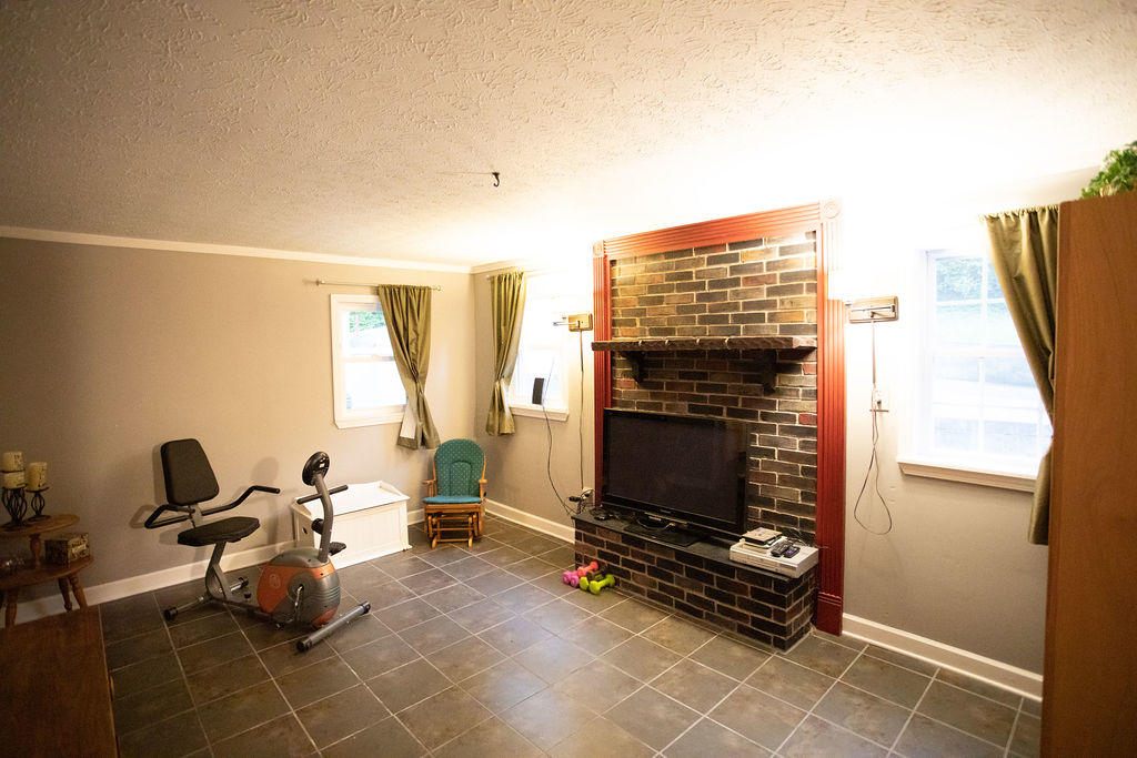 112 Rogers Ridge Road Kingston, TN 37763 - Photo 13 of 28 1F7A2432