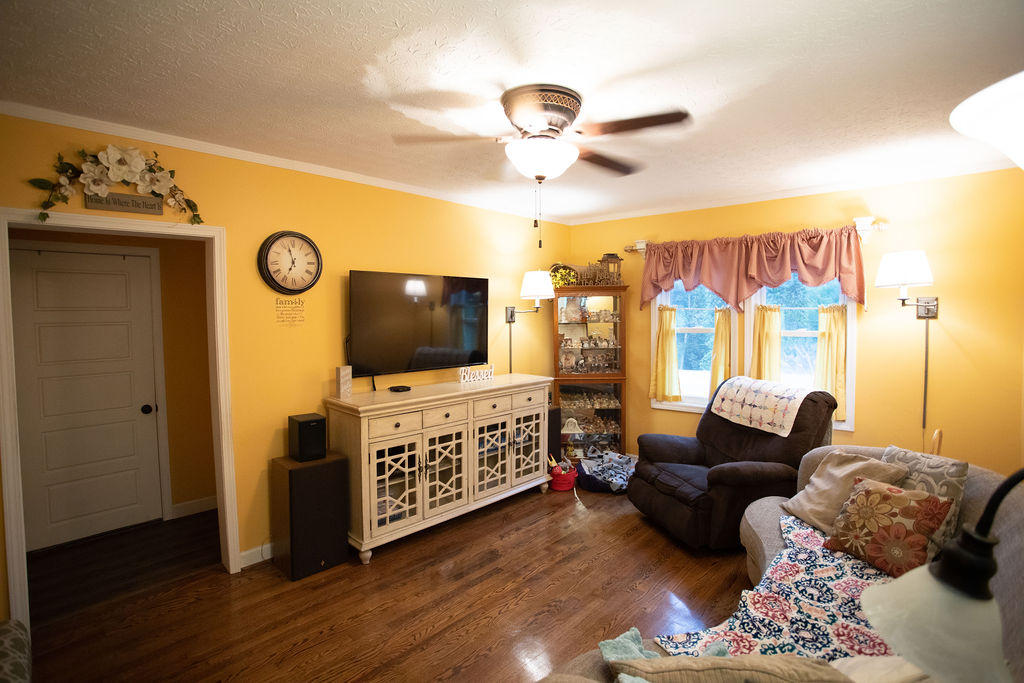 112 Rogers Ridge Road Kingston, TN 37763 - Photo 6 of 28 1F7A2419