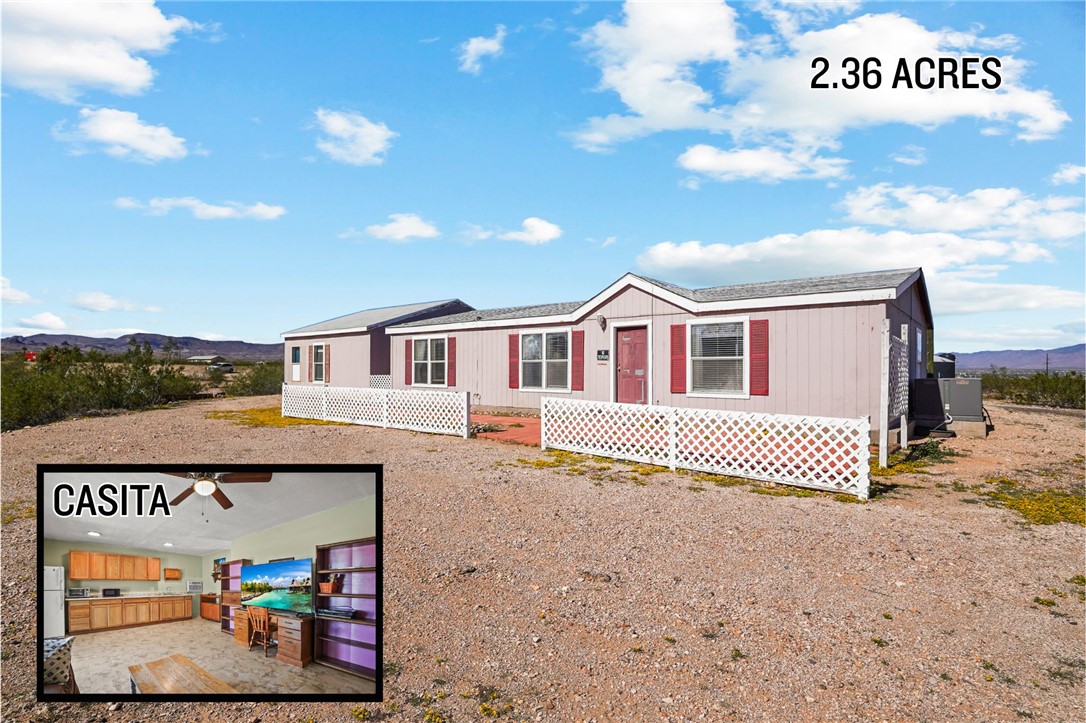 Manufactured / mobile home with a mountain view