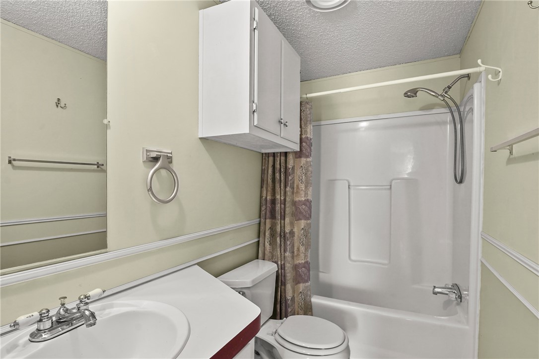 1354 Don Luis Road Golden Valley, AZ 86413 - Photo 16 of 49 Bathroom