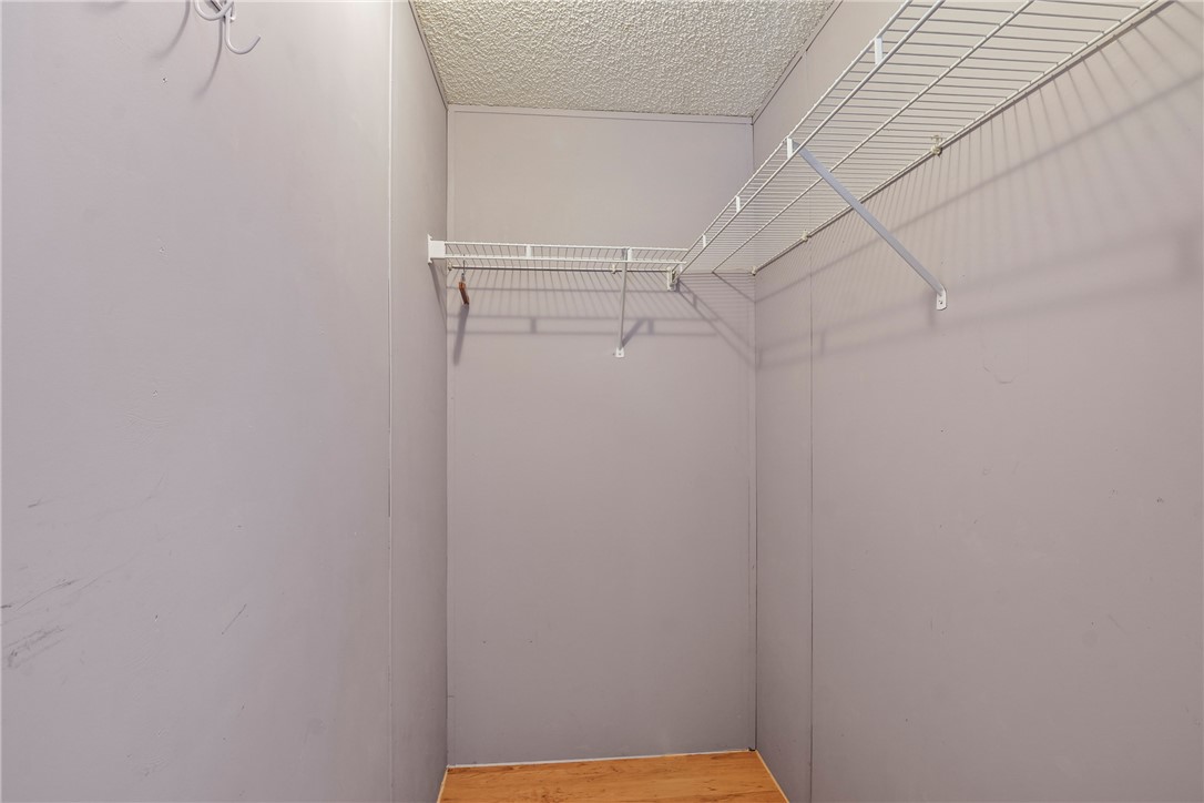1354 Don Luis Road Golden Valley, AZ 86413 - Photo 20 of 49 Closet