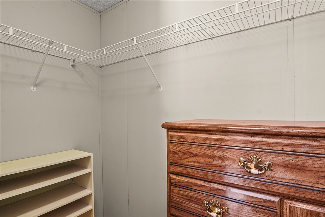 1354 Don Luis Road Golden Valley, AZ 86413 - Photo 22 of 49 Closet