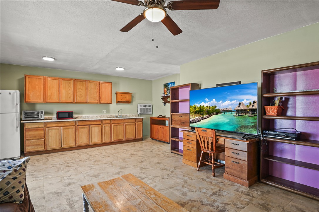 1354 Don Luis Road Golden Valley, AZ 86413 - Photo 26 of 49 Guest Quarters