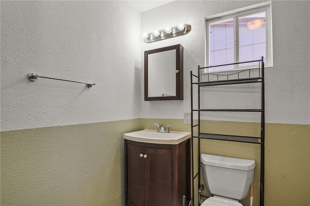 1354 Don Luis Road Golden Valley, AZ 86413 - Photo 32 of 49 Guest Quarters