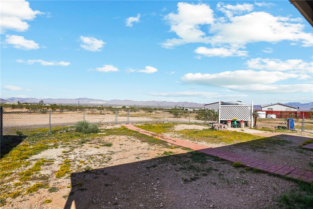 1354 Don Luis Road Golden Valley, AZ 86413 - Photo 37 of 49 Yard