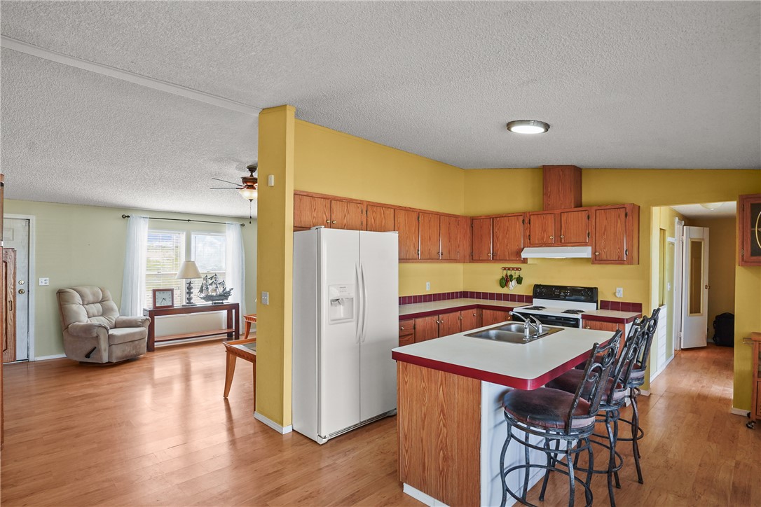 1354 Don Luis Road Golden Valley, AZ 86413 - Photo 6 of 49 Kitchen