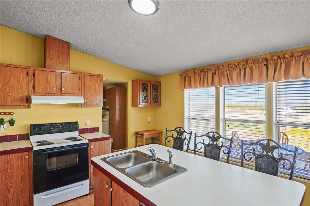 1354 Don Luis Road Golden Valley, AZ 86413 - Photo 9 of 49 Kitchen