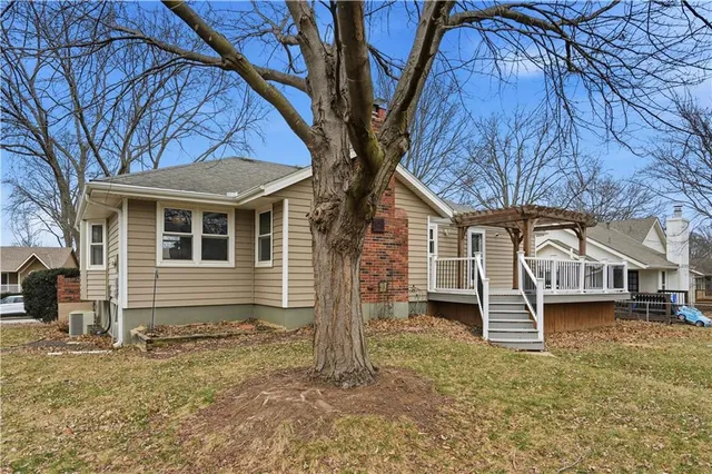 $325,000 | 1619 Southeast Boone Trail, Lee's Summit, MO 64063