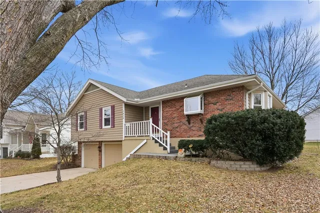 $325,000 | 1619 Southeast Boone Trail, Lee's Summit, MO 64063