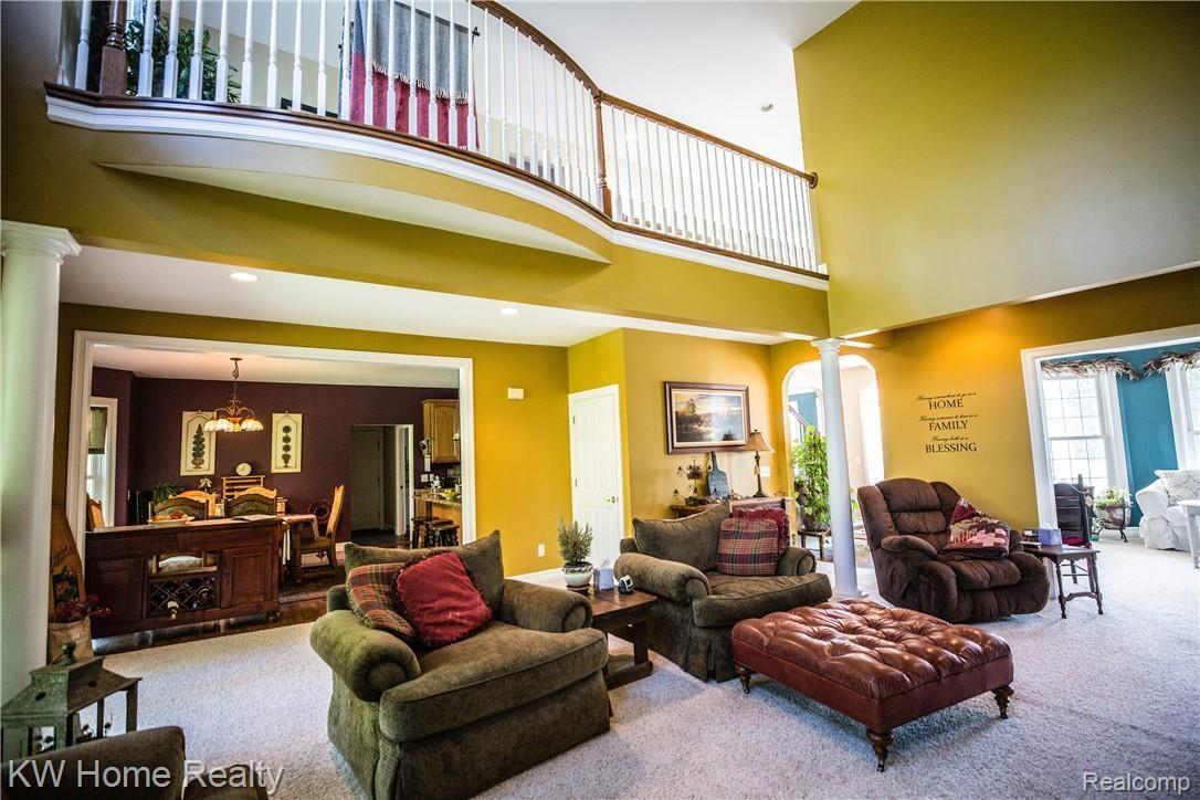 12988 Hummingbird Ridge Davisburg, MI 48350 - Photo 18 of 55 Living room