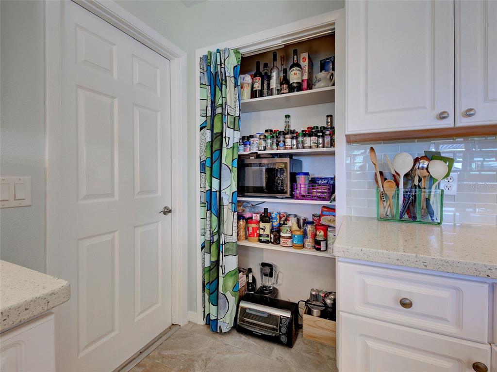 1350 Lakeside Drive Venice, FL 34293 - Photo 14 of 64