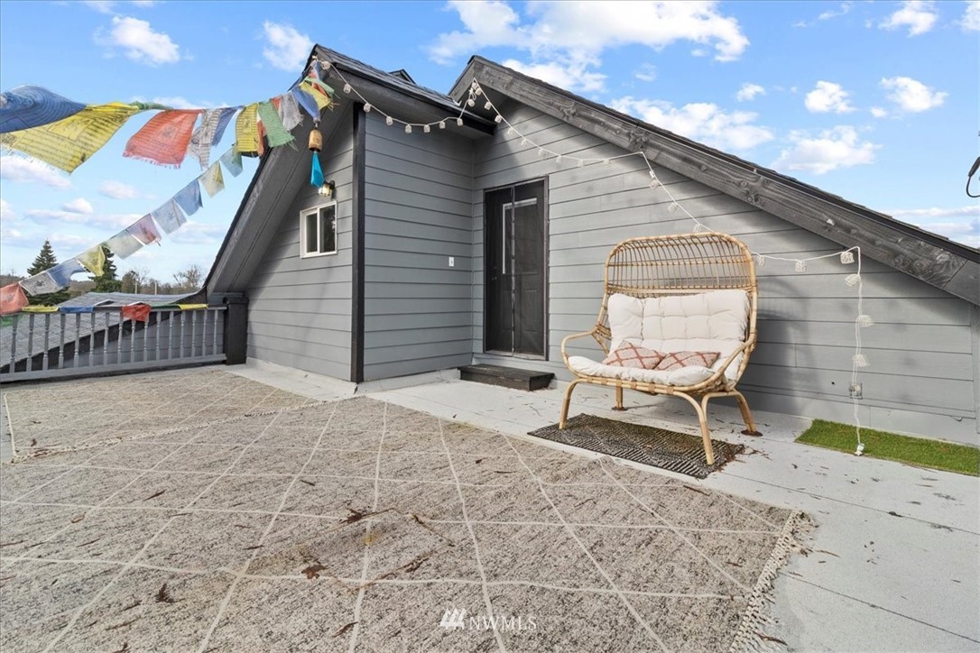2312 Rice Road Chehalis, WA 98532 - Photo 23 of 39 a chairs and table in a backyard
