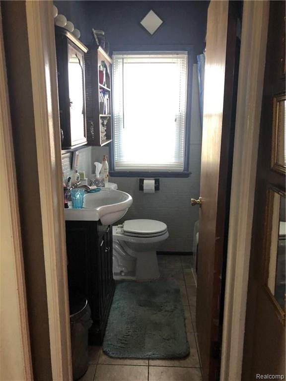 17611 Twelve Mile Road Roseville, MI 48066 - Photo 14 of 30 Gallery Image 14