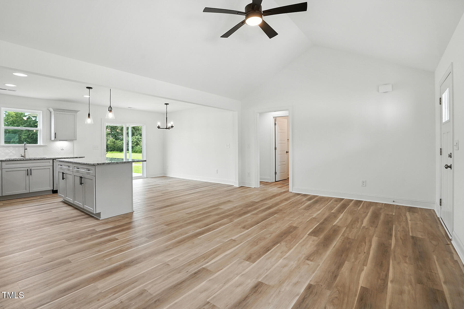 8708 Green Path Road Dunn, NC 28334 - Photo 6 of 31 Living Room