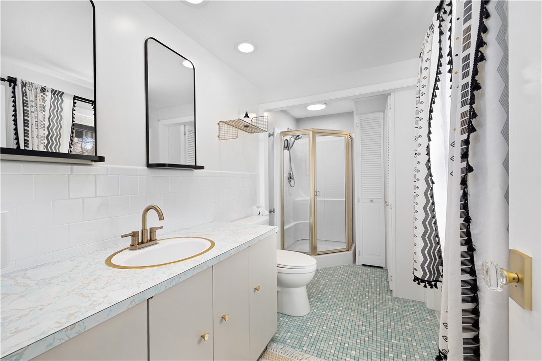 127 Dellwood Road Cranston, RI 02920 - Photo 31 of 47