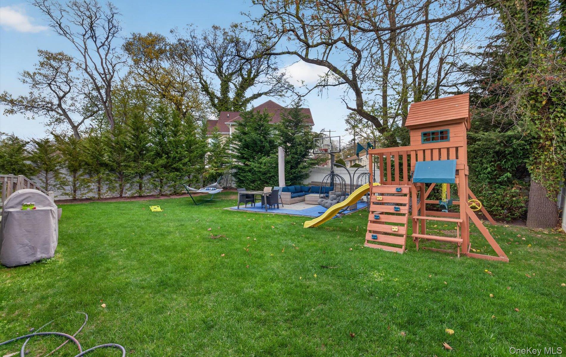 875 Otsego Road West Hempstead, NY 11552 - Photo 32 of 37