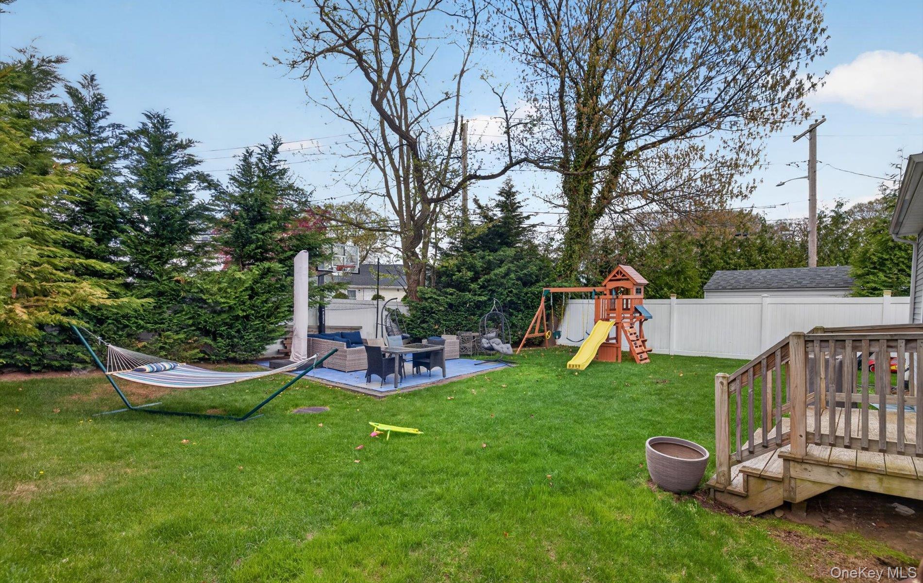 875 Otsego Road West Hempstead, NY 11552 - Photo 34 of 37