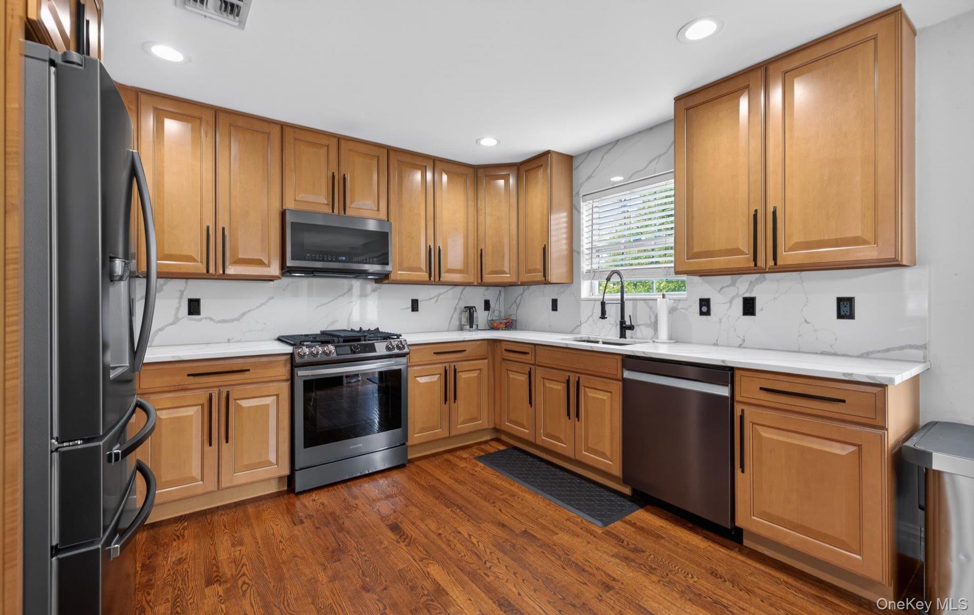 875 Otsego Road West Hempstead, NY 11552 - Photo 8 of 37