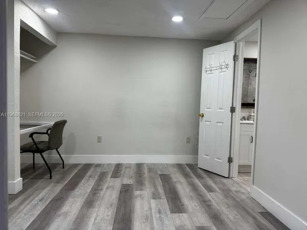 a view of utility room