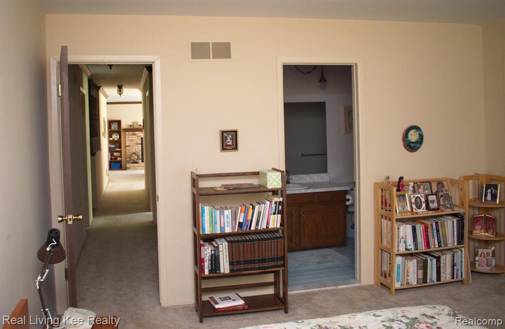 1893 Christy Court Rochester Hills, MI 48309 - Photo 18 of 37