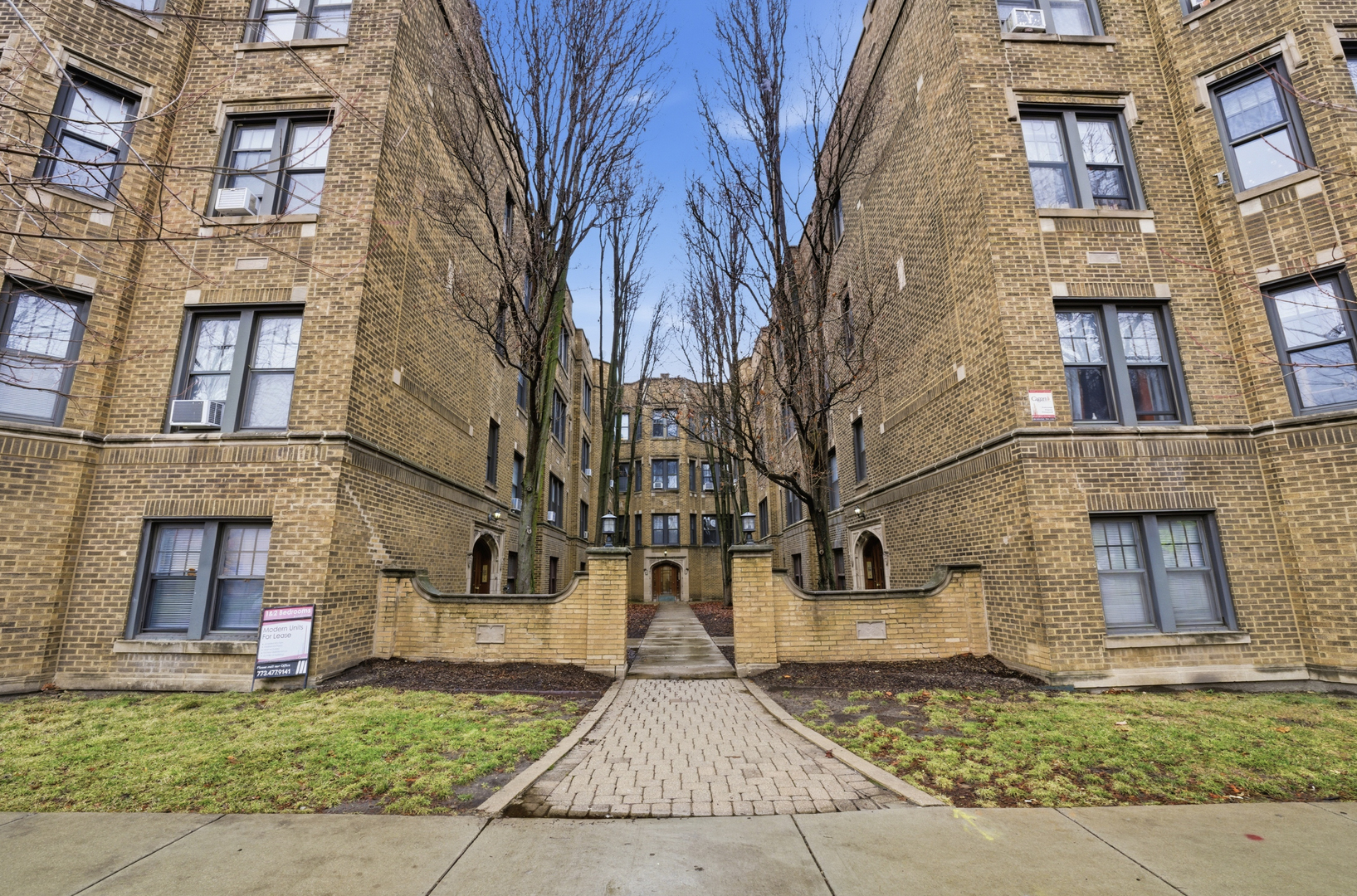 2336 West Addison Street, Unit I2 Chicago, IL 60618 - Photo 16 of 17 a front view of a building