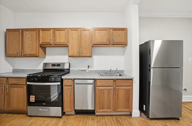 $1,695 | 2336 West Addison Street, Unit I2, Chicago, IL 60618