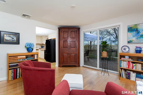 $625,000 | 54 Bunnell Circle, Fairfield, CT 06825