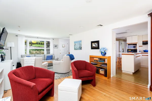 $625,000 | 54 Bunnell Circle, Fairfield, CT 06825