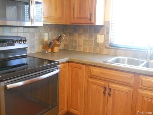 1413 Capac Road Allenton, MI 48002 - Photo 24 of 47