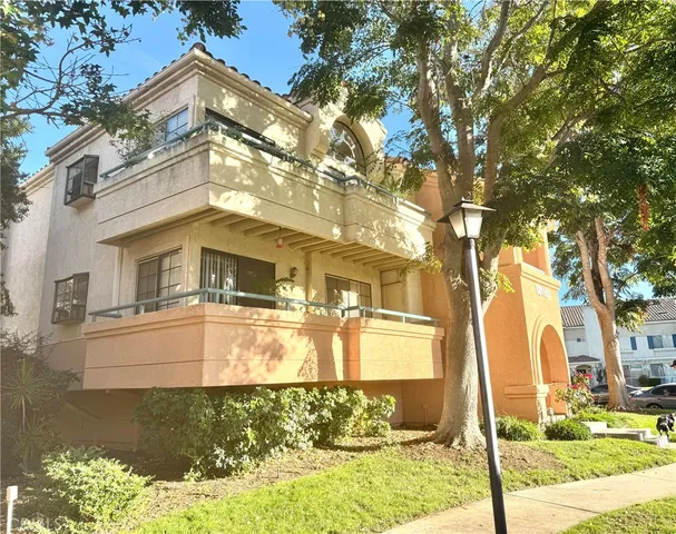 $459,000 | 18110 Erik Court, Unit 592, Canyon Country, CA 91387