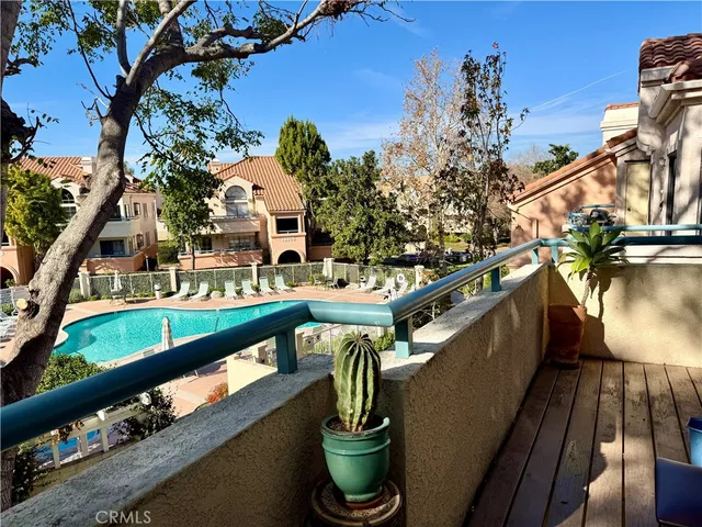 $459,000 | 18110 Erik Court, Unit 592, Canyon Country, CA 91387