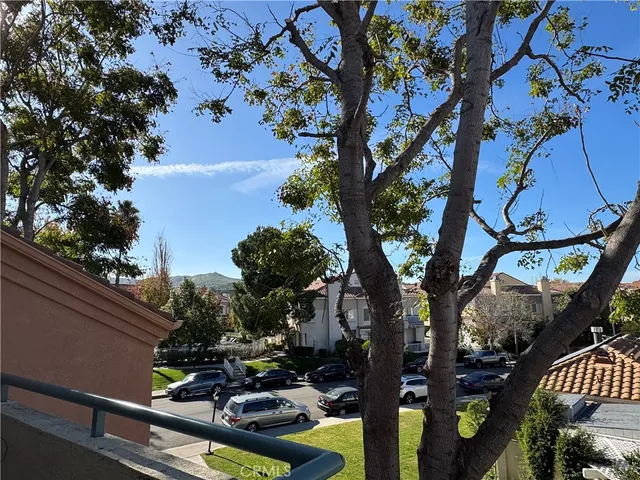 $459,000 | 18110 Erik Court, Unit 592, Canyon Country, CA 91387