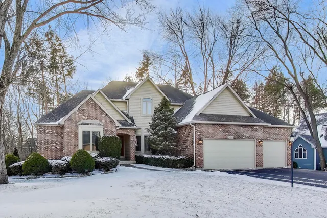$525,000 | 14267 Castlebar Trail, Woodstock, IL 60098