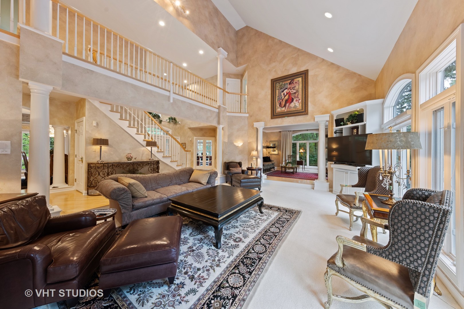 9301 Falling Waters Drive East Burr Ridge, IL 60527 - Photo 14 of 44 a living room with furniture